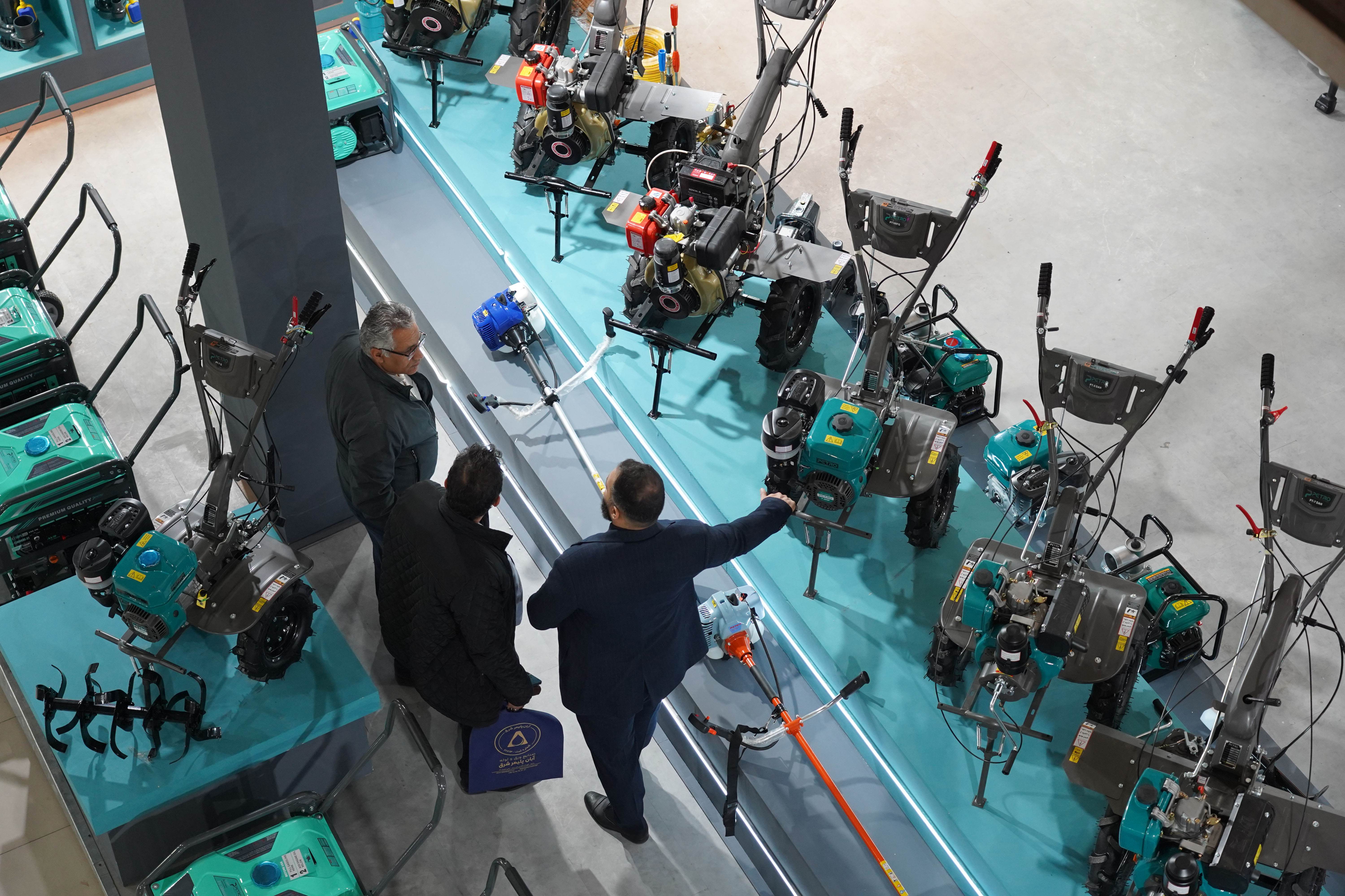 d9fb3ef3-d037-49d3-9279-d51119b7a388