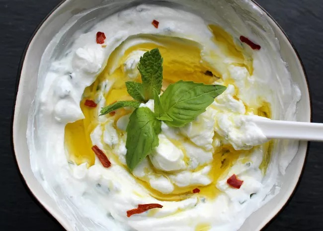 Labneh (Lebanese Yogurt)