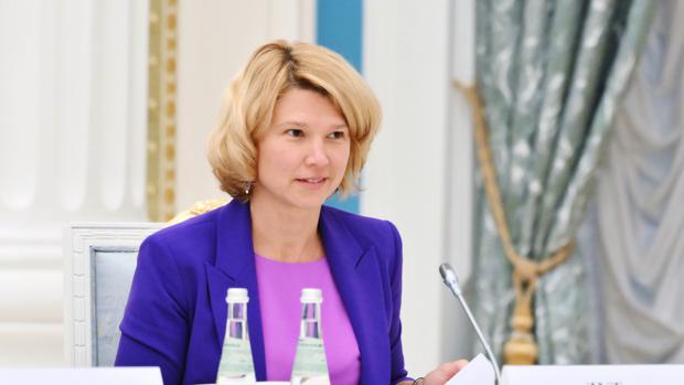 Oksana-Lut-117780-detailp