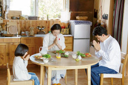 سفره، خاک و جانِ زندگی/ تحلیلی از فیلم رستوران آسمانی از نگاه مدیر تلویزیون اینترنتی کشاورزپلاس