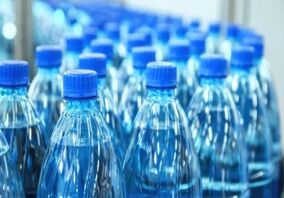 عمان واردات همه انواع آب بطری‌شده ایرانی را متوقف کرد؛ 2 نفر قربانی شدند